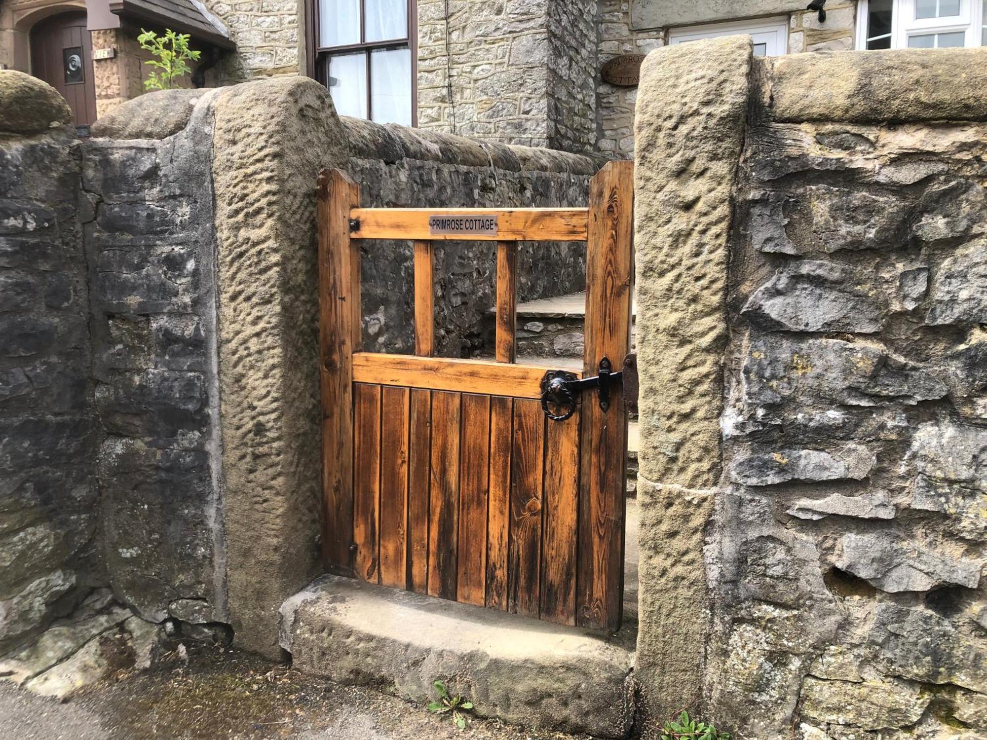 Primrose Cottage - Tideswell, Peak District Exterior photo